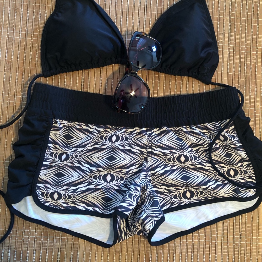 Volcom surfer shorts